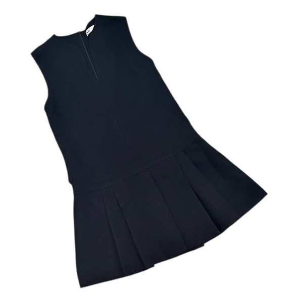 Zara Elegant Black mini sleeveless v neck Dress boxed pleat hem size small - Picture 5 of 12